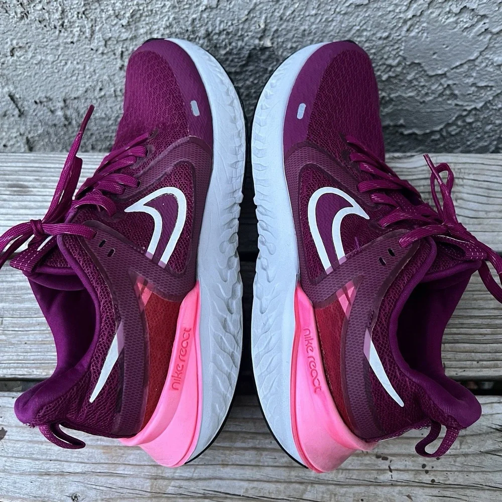 Nike Shoes Women Size 10.5 Legend React Running Pink Red White Sneakers Trainer